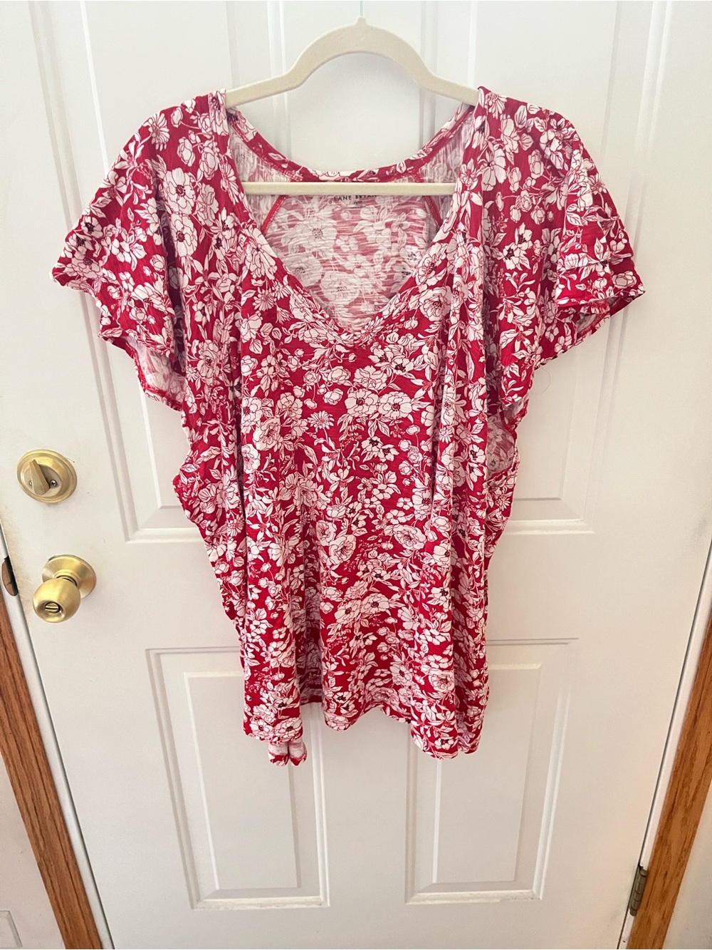 Lane Bryant Red and White Floral V Neck Flutter Sleeve Top - Size 26/28